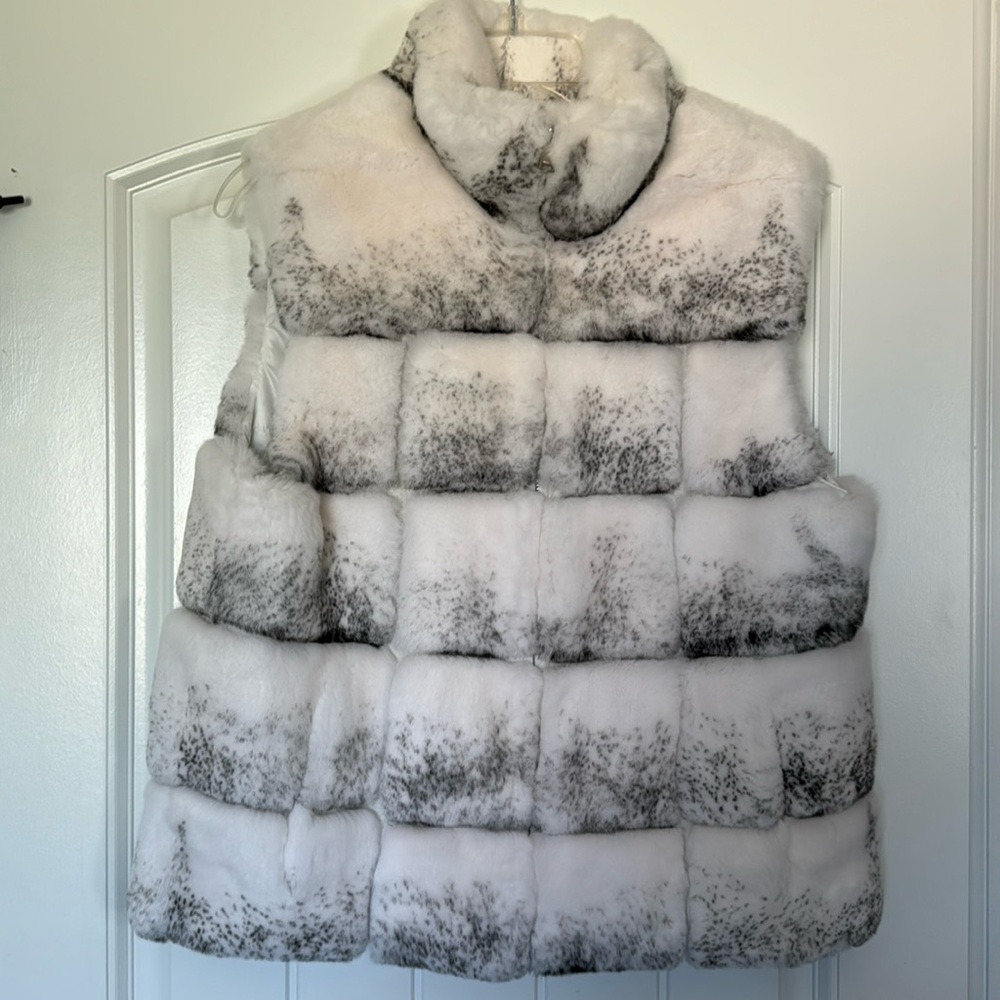 White Reversible Rex Rabbit Fur Vest - women’s size M
